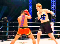 像打自由搏击一般打百家乐